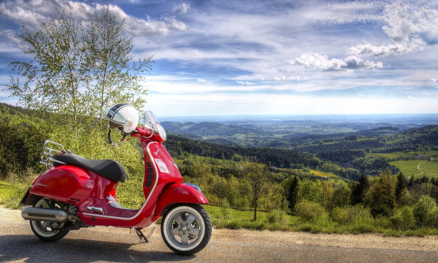 viaggio nelle langhe in vespa